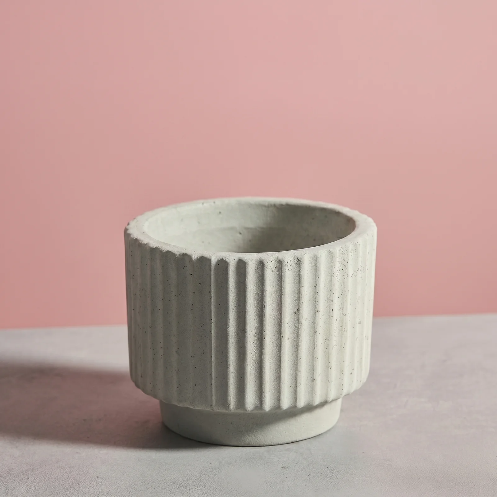 Maceta de cemento rayada – 9,4 cm